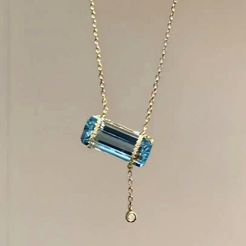 Crystal Choker Necklace - قلادة من الزركون الأزرق المائي على