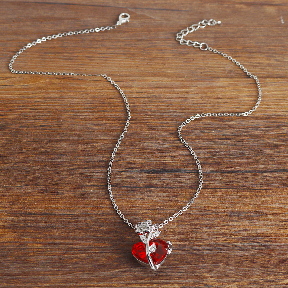 قلادة على شكل وردة كريستالية ح - مراجعة Crystal Choker Necklace وسعره