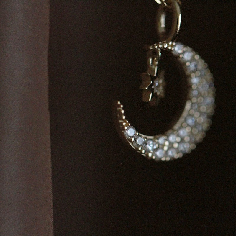 رائعة القمر ستار على شكل قلادة - مراجعة Crystal Choker Necklace وسعره