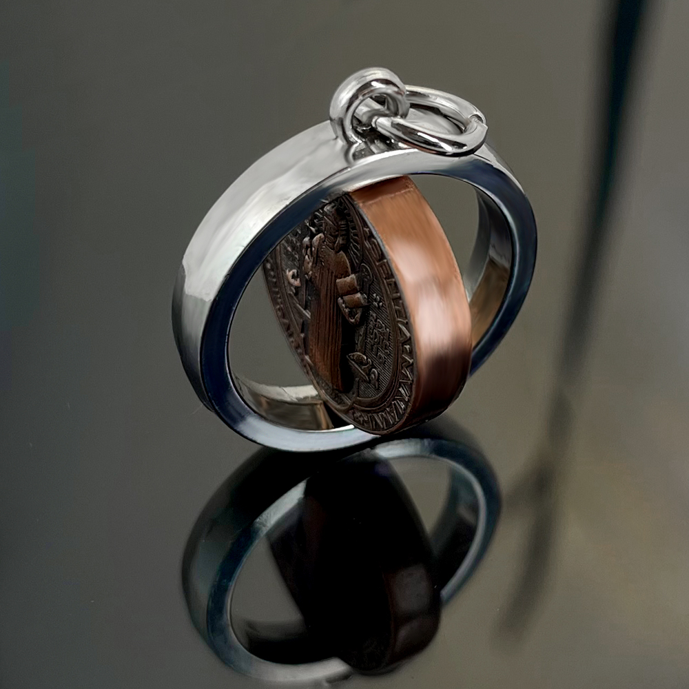 قلادة جديدة بتميمة القديس بيني - مراجعة The Jewelry & Watches وسعره