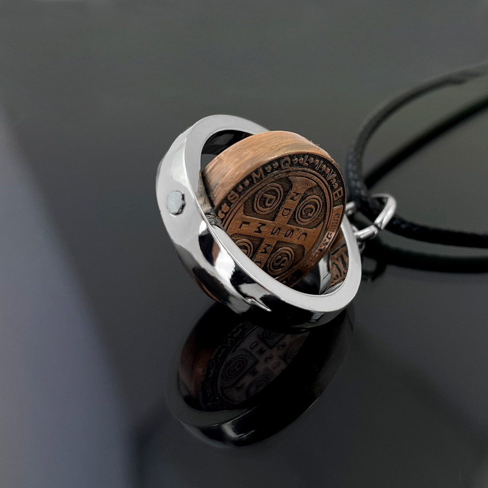 قلادة جديدة بتميمة القديس بيني - مراجعة The Jewelry & Watches وسعره