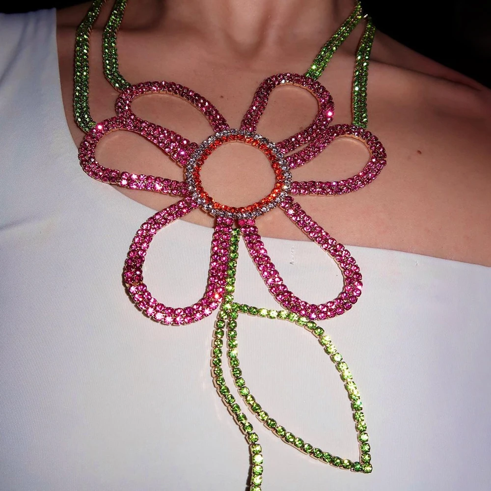 قلادة زهور كريستالية ملونة برا - مراجعة Crystal Choker Necklace وسعره