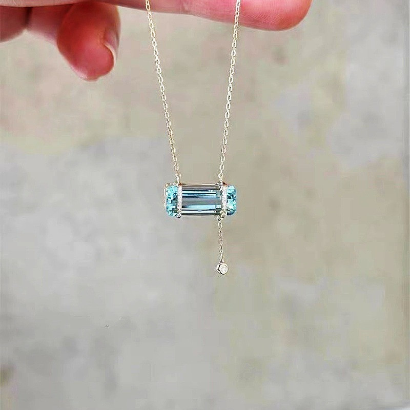 قلادة من الزركون الأزرق المائي - مراجعة Crystal Choker Necklace وسعره