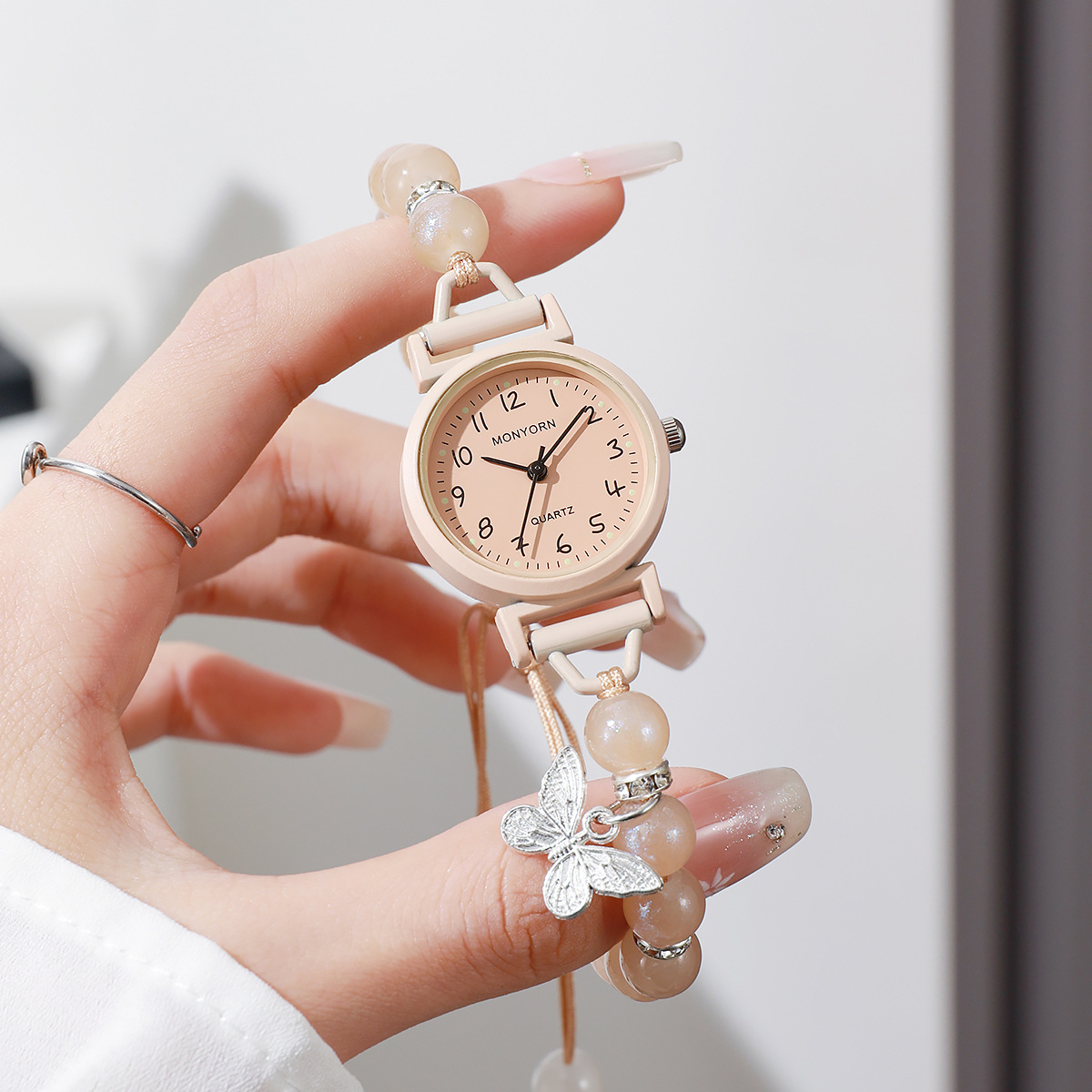 ساعة نسائية بسيطة مع سوار خرز  - مراجعة Jewelry Making Watches وسعره