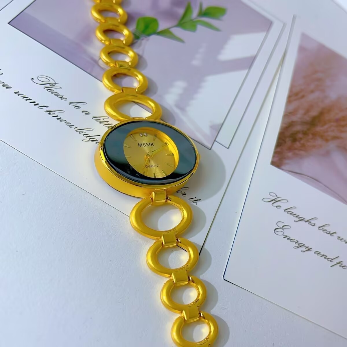 ساعة أمريكية جديدة مطلية بالذه - مراجعة Jewelry With Watches وسعره